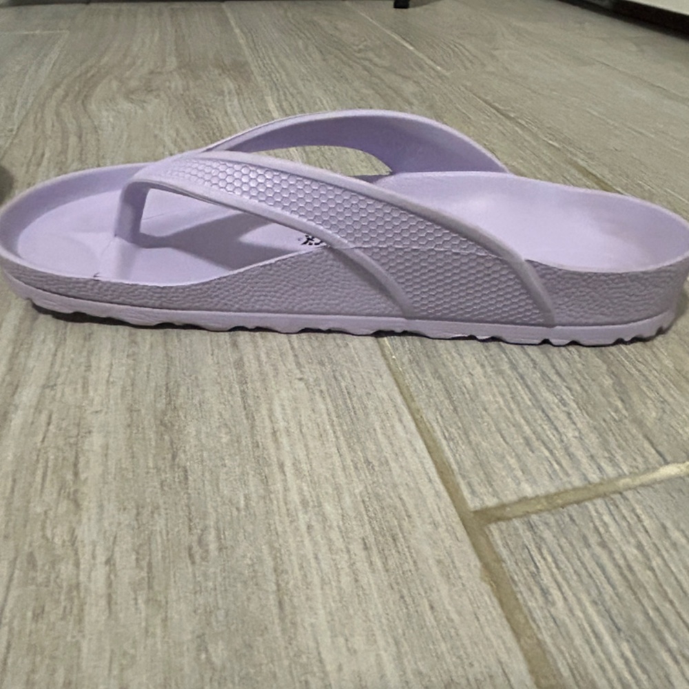Women's Birkenstock Lavender Vinyl Flip Flops - 6 - Picture 2 of 10